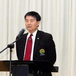 （981）王小龙大使出席屋伦华侨会所升旗仪式